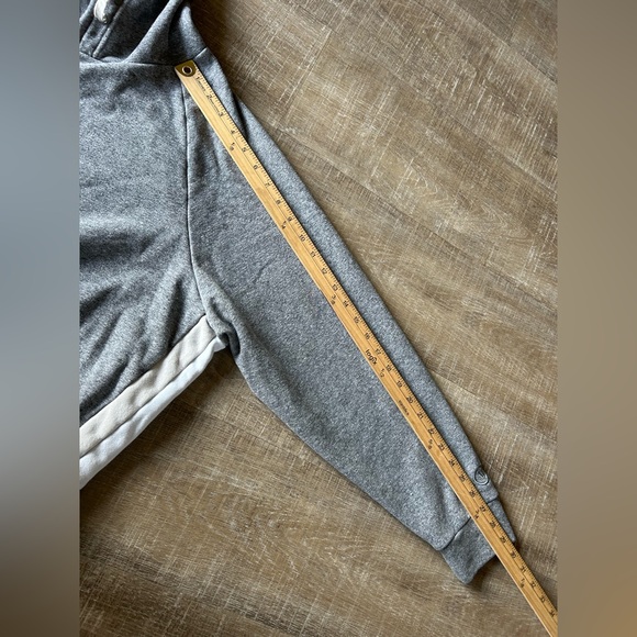 Vuori boxy gray hoodie women’s L white beige side stripes drawstring + pull tag - Picture 12 of 13